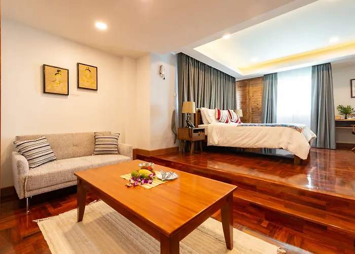 Maneeya Park Hotel 4*