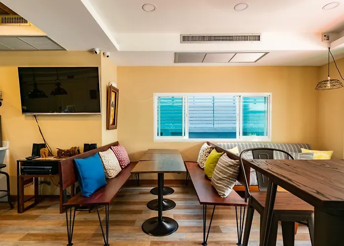 Maneeya Park Hotel 4*